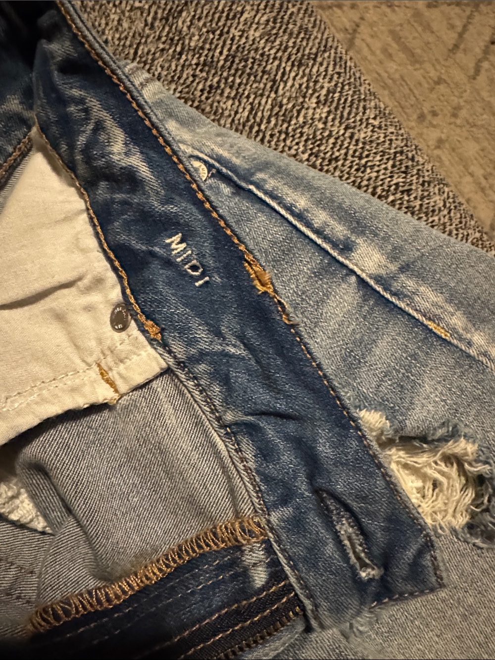 American Eagle Outfitters 16 MIDI Distressed Women's Denim Shorts - Blue - Picture 6 of 6